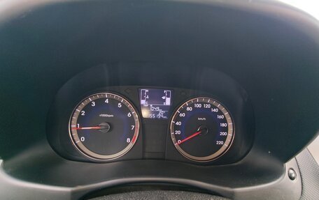 Hyundai Solaris II рестайлинг, 2014 год, 800 000 рублей, 10 фотография
