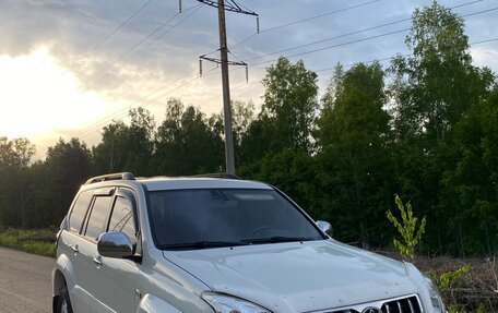 Toyota Land Cruiser Prado 120 рестайлинг, 2007 год, 2 100 000 рублей, 2 фотография