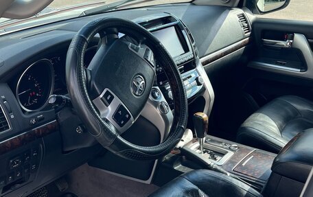 Toyota Land Cruiser 200, 2012 год, 3 200 000 рублей, 10 фотография