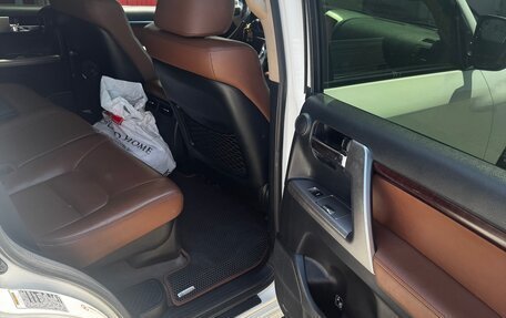 Toyota Land Cruiser 200, 2014 год, 3 600 000 рублей, 4 фотография