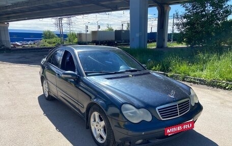 Mercedes-Benz C-Класс, 2003 год, 230 000 рублей, 3 фотография