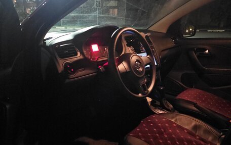 Volkswagen Polo VI (EU Market), 2011 год, 550 000 рублей, 2 фотография