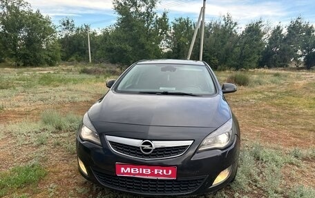 Opel Astra J, 2011 год, 695 000 рублей, 1 фотография