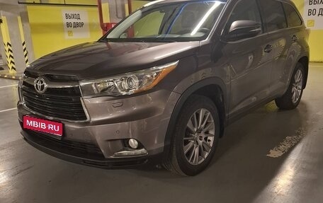 Toyota Highlander III, 2014 год, 2 500 000 рублей, 1 фотография