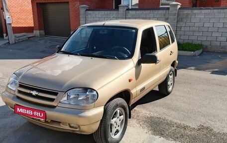 Chevrolet Niva I рестайлинг, 2004 год, 555 000 рублей, 1 фотография
