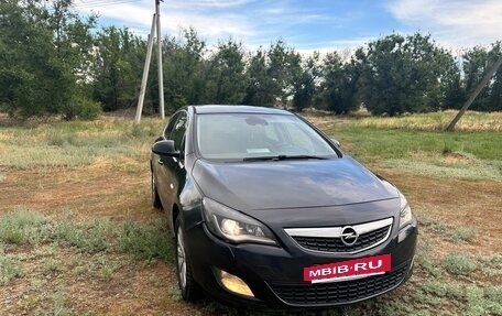 Opel Astra J, 2011 год, 695 000 рублей, 2 фотография