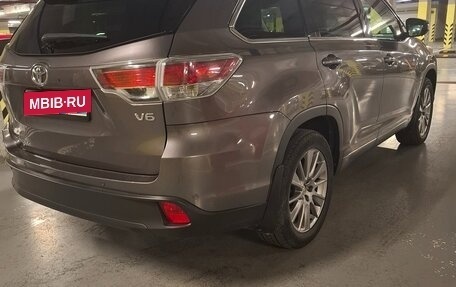 Toyota Highlander III, 2014 год, 2 500 000 рублей, 3 фотография