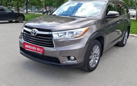 Toyota Highlander III, 2014 год, 2 500 000 рублей, 9 фотография