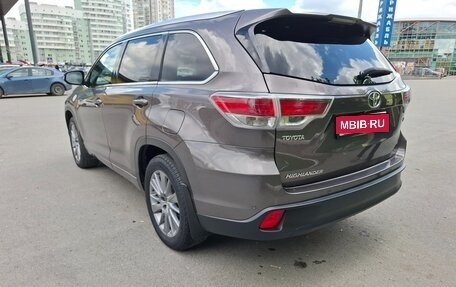 Toyota Highlander III, 2014 год, 2 500 000 рублей, 11 фотография