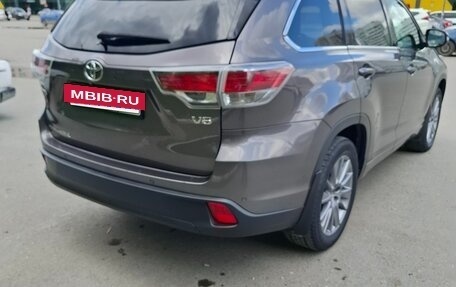 Toyota Highlander III, 2014 год, 2 500 000 рублей, 8 фотография