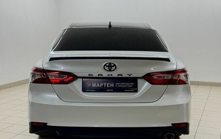 Toyota Camry, 2018 год, 2 567 000 рублей, 3 фотография