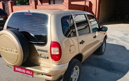 Chevrolet Niva I рестайлинг, 2004 год, 555 000 рублей, 5 фотография