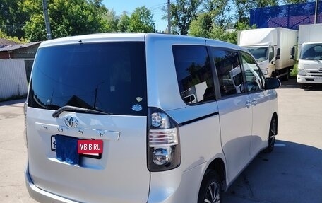 Toyota Voxy II, 2009 год, 1 200 000 рублей, 5 фотография