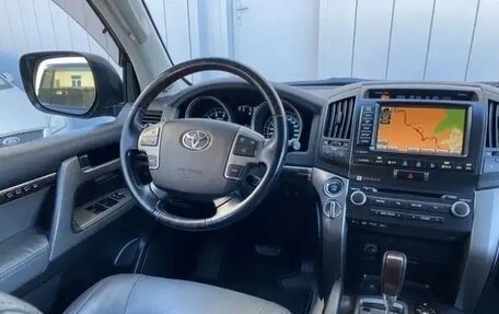 Toyota Land Cruiser 200, 2010 год, 3 590 000 рублей, 14 фотография