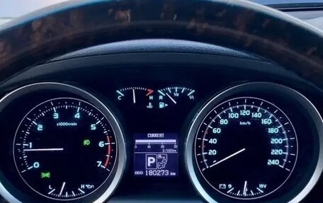 Toyota Land Cruiser 200, 2010 год, 3 590 000 рублей, 23 фотография