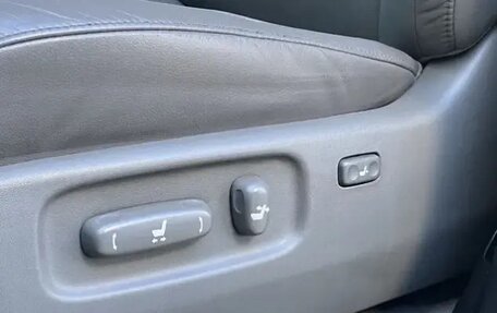 Toyota Land Cruiser 200, 2010 год, 3 590 000 рублей, 20 фотография