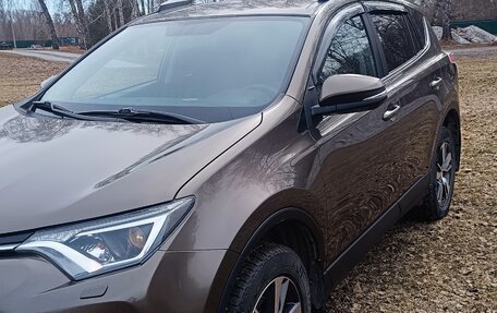 Toyota RAV4, 2017 год, 2 625 000 рублей, 6 фотография