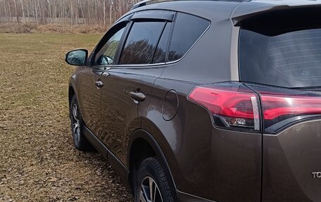 Toyota RAV4, 2017 год, 2 625 000 рублей, 4 фотография