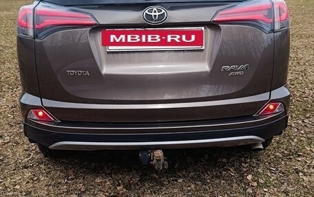 Toyota RAV4, 2017 год, 2 625 000 рублей, 8 фотография
