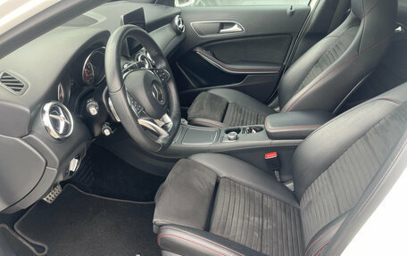 Mercedes-Benz GLA, 2018 год, 2 500 000 рублей, 17 фотография