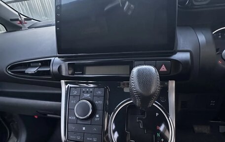 Toyota Wish II, 2015 год, 1 590 000 рублей, 7 фотография
