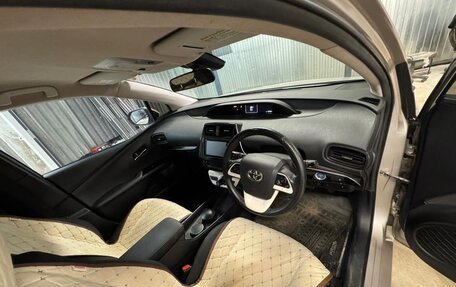 Toyota Prius Alpha I (ZVW40/41), 2015 год, 1 855 000 рублей, 13 фотография