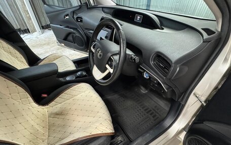 Toyota Prius Alpha I (ZVW40/41), 2015 год, 1 855 000 рублей, 23 фотография