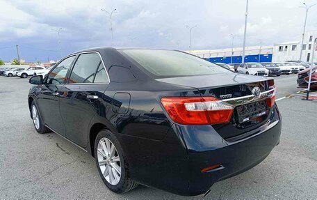 Toyota Camry, 2011 год, 1 596 000 рублей, 5 фотография