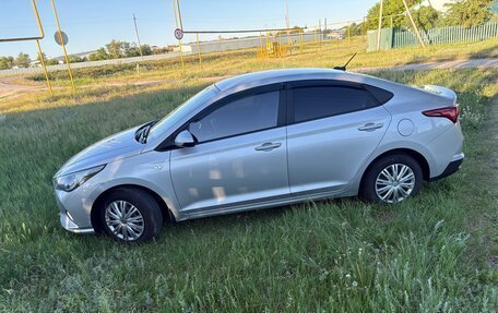 Hyundai Solaris II рестайлинг, 2021 год, 1 450 000 рублей, 6 фотография