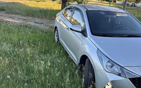 Hyundai Solaris II рестайлинг, 2021 год, 1 450 000 рублей, 3 фотография