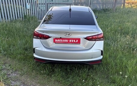 Hyundai Solaris II рестайлинг, 2021 год, 1 450 000 рублей, 2 фотография