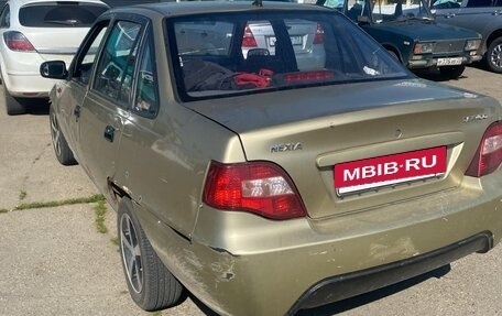 Daewoo Nexia I рестайлинг, 2008 год, 100 000 рублей, 3 фотография