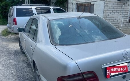 Mercedes-Benz E-Класс, 2001 год, 500 000 рублей, 2 фотография