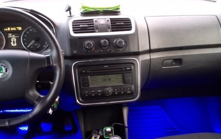 Skoda Fabia II, 2009 год, 520 000 рублей, 3 фотография