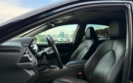 Toyota Camry, 2018 год, 2 999 000 рублей, 10 фотография