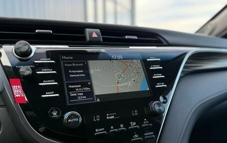 Toyota Camry, 2018 год, 2 999 000 рублей, 17 фотография