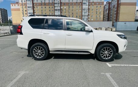 Toyota Land Cruiser Prado 150 рестайлинг 2, 2019 год, 6 100 000 рублей, 2 фотография