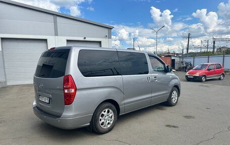 Hyundai H-1 II рестайлинг, 2012 год, 1 700 000 рублей, 5 фотография