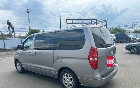 Hyundai H-1 II рестайлинг, 2012 год, 1 700 000 рублей, 3 фотография