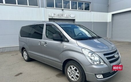Hyundai H-1 II рестайлинг, 2012 год, 1 700 000 рублей, 6 фотография