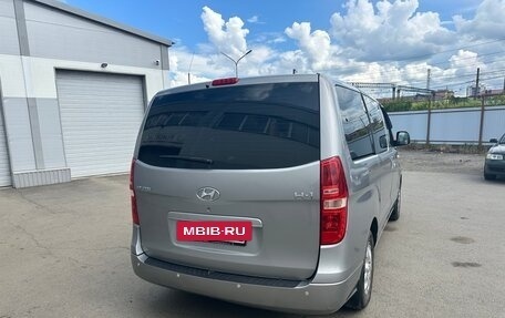 Hyundai H-1 II рестайлинг, 2012 год, 1 700 000 рублей, 4 фотография