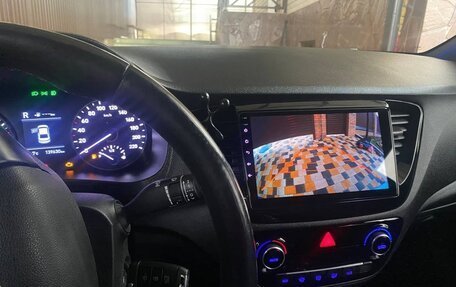 Hyundai Solaris II рестайлинг, 2018 год, 1 500 000 рублей, 12 фотография