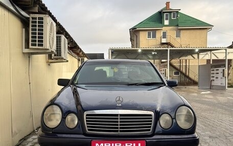 Mercedes-Benz E-Класс, 1997 год, 335 000 рублей, 1 фотография