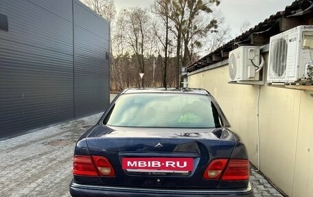 Mercedes-Benz E-Класс, 1997 год, 335 000 рублей, 3 фотография