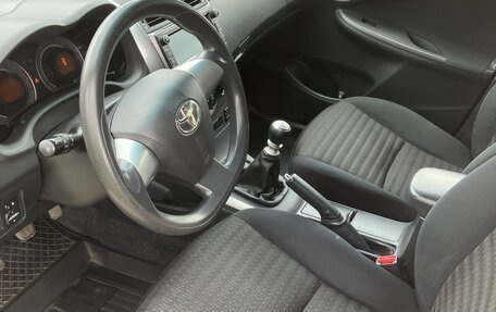 Toyota Corolla, 2011 год, 975 000 рублей, 13 фотография