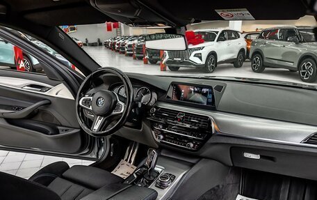 BMW 5 серия, 2018 год, 3 612 000 рублей, 9 фотография