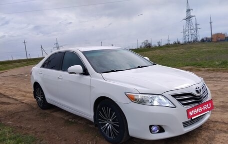Toyota Camry, 2010 год, 1 000 000 рублей, 2 фотография