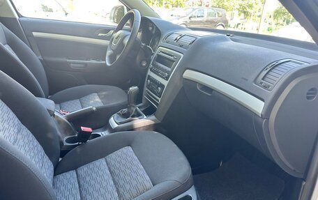 Skoda Octavia, 2010 год, 1 890 000 рублей, 12 фотография