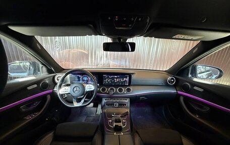 Mercedes-Benz E-Класс, 2020 год, 3 585 000 рублей, 4 фотография