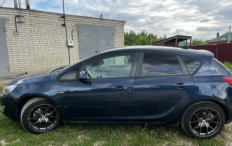 Opel Astra J, 2010 год, 850 000 рублей, 6 фотография